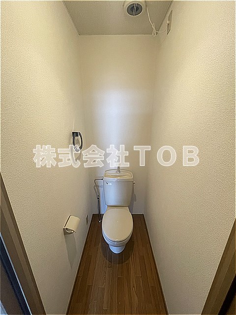 トイレ　※クリーニング中の写真