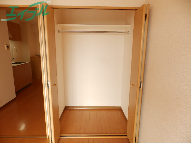 収納　同型参考写真