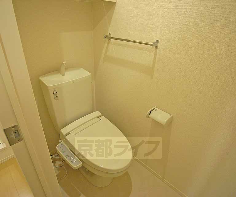 トイレ　ウォシュレット付きトイレです。
