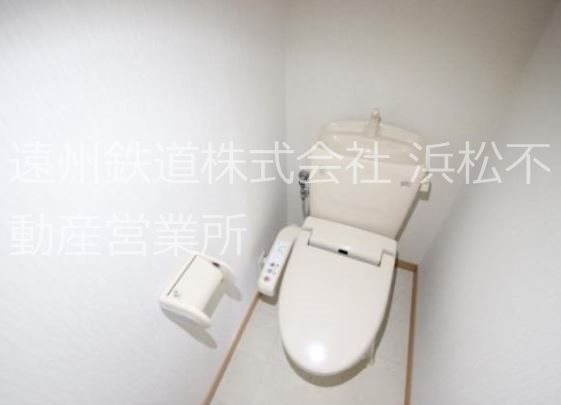 トイレ　＊他室の写真です。