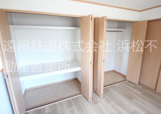 収納　＊他室の写真です。
