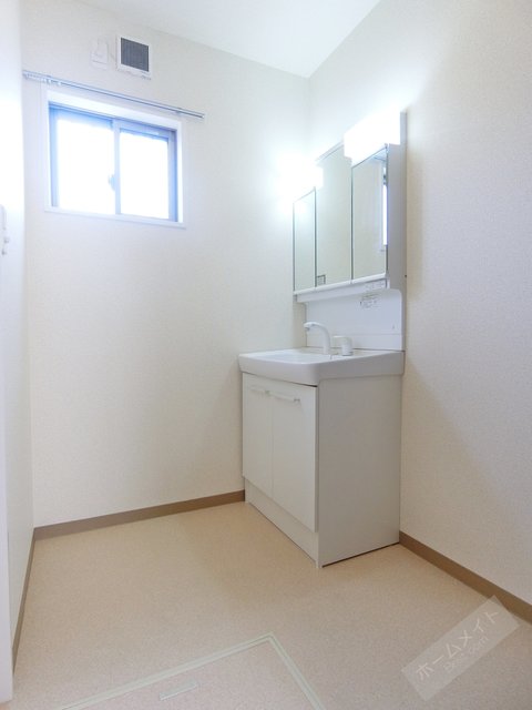 洗面設備　同仕様写真です