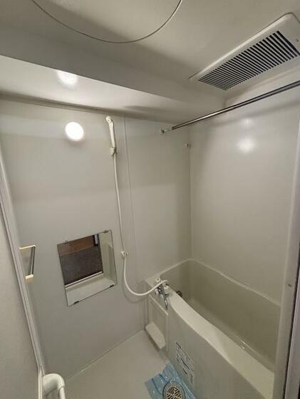 バス・シャワールーム　バストイレ別　　浴室乾燥機付き　　　※同タイプ別部屋