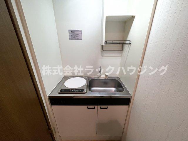 キッチン　別タイプのお部屋の写真になります。