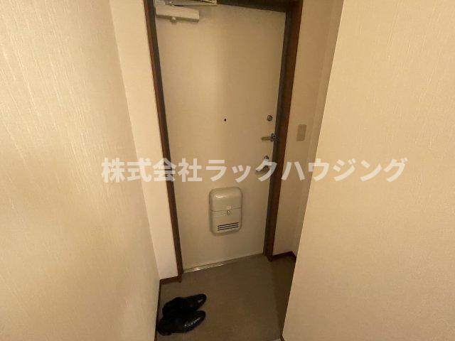 玄関　別タイプのお部屋の写真になります。