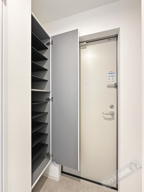 玄関　同施工会社の同仕様写真です。