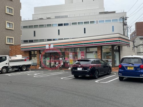 コンビニ　セブン-イレブン 福岡那の川１丁目店（コンビニ）まで161m
