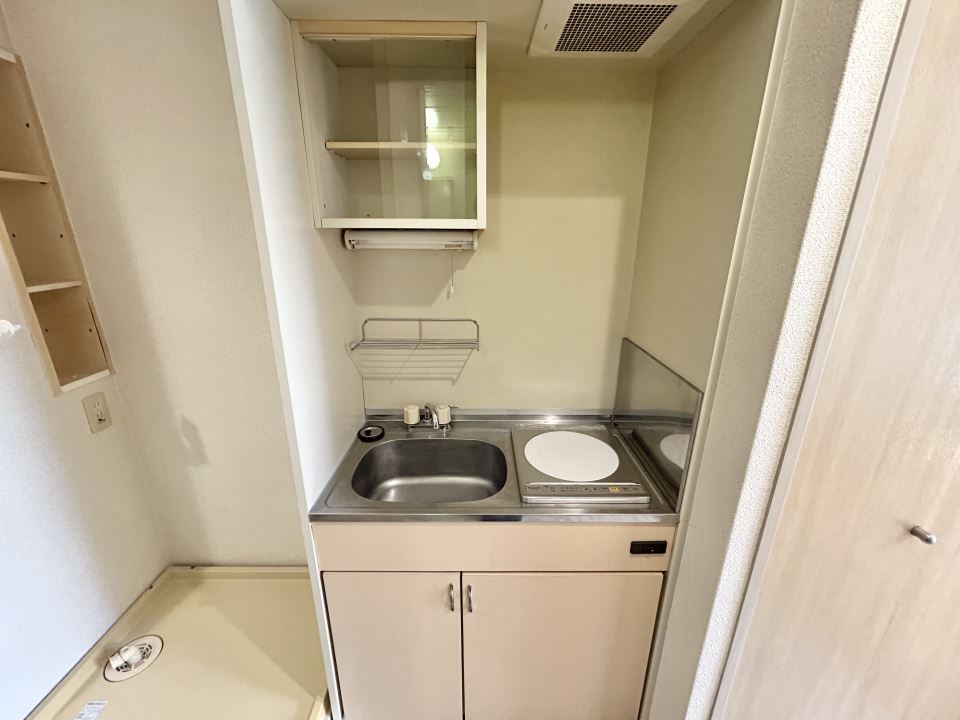 キッチン　１口ＩＨコンロ付き２畳のキッチンです！