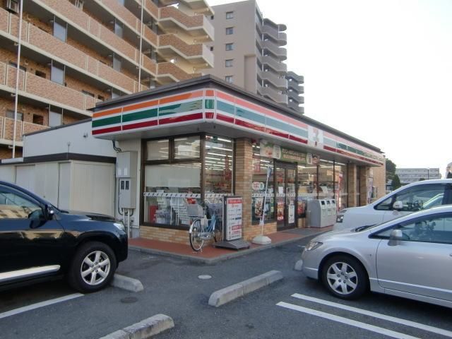 コンビニ　セブンイレブン（コンビニ）まで1000m