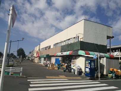 スーパー　三浦屋 松庵店（スーパー）まで83m