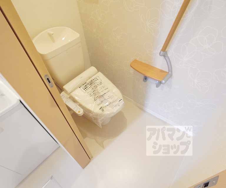 トイレ　ウォシュレット付き！