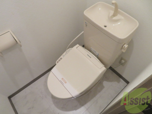 トイレ　ウォシュレット機能付きのトイレになります