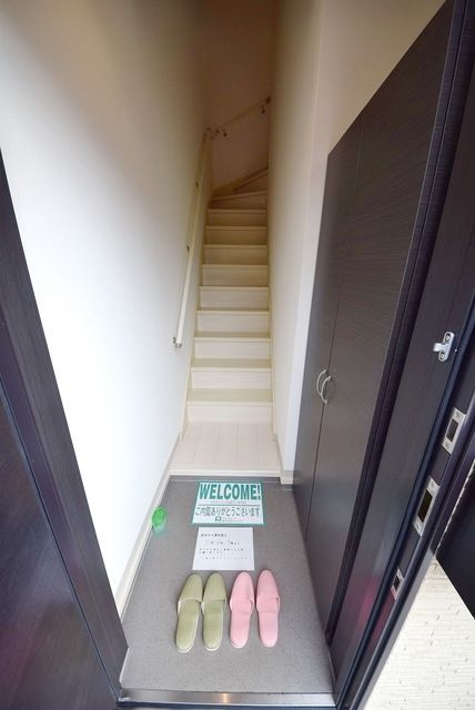 玄関　タウンハウジング府中店まで