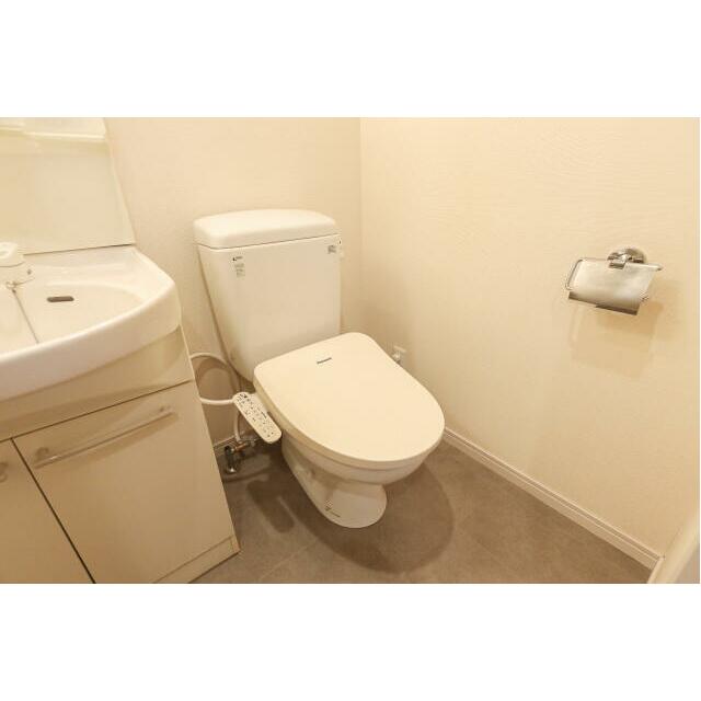 トイレ　同タイプ参考写真