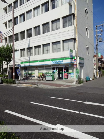 コンビニ　ファミリーマート（コンビニ）まで429m