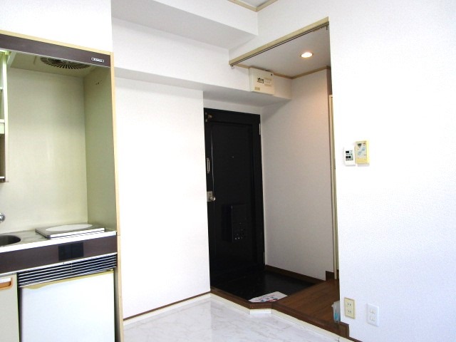 その他部屋・スペース　白を基調にした明るいお部屋です。
