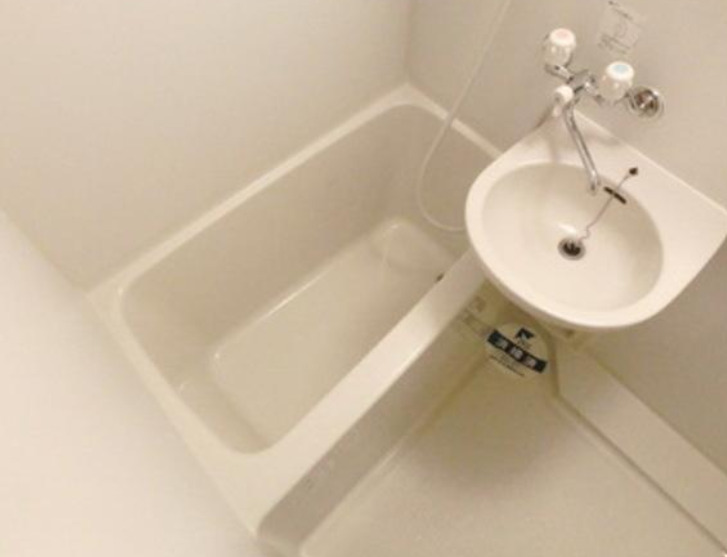 バス・シャワールーム　別部屋の画像を使用しております。