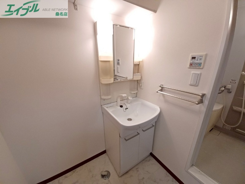 洗面設備　別部屋参考写真です