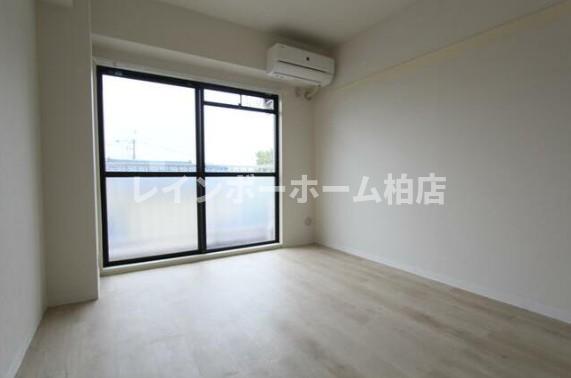 その他部屋・スペース　使い勝手のいい寝室です