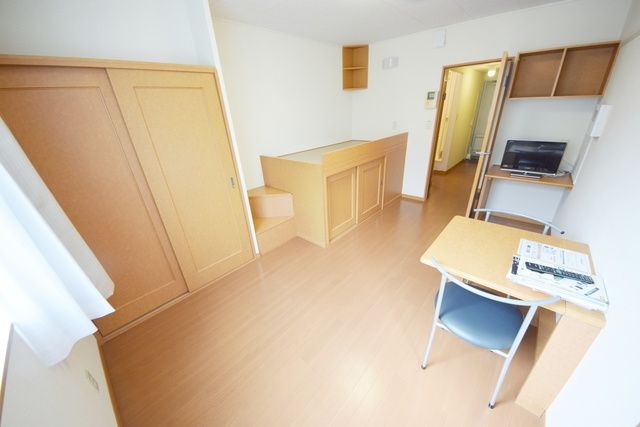 居室・リビング　★家具家電付きのお部屋です★