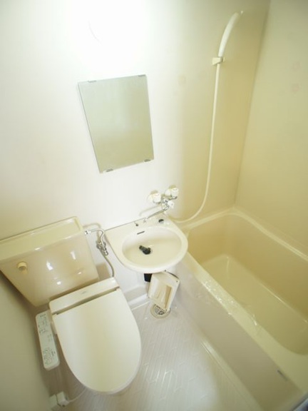 トイレ　洋式の水洗トイレです♪