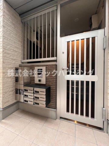 エントランス　【お部屋さがしはラックハウジングにお問合せ下さいませ♪】