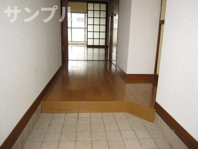 玄関　岡田マンション