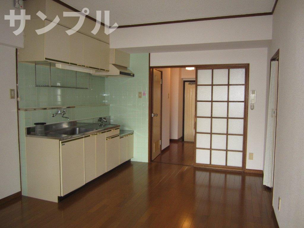 居室・リビング　岡田マンション