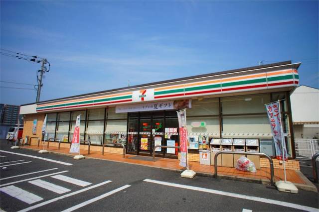 コンビニ　セブンイレブン福間駅南店（コンビニ）まで244m