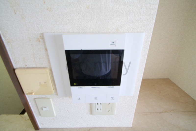 セキュリティ　モニター付きインターホン