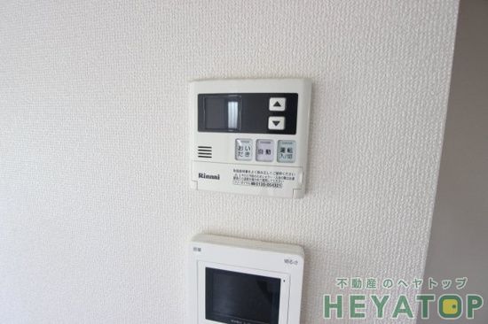 その他設備　追焚き機能付き給湯器リモコン（施工会社イメージ写真）