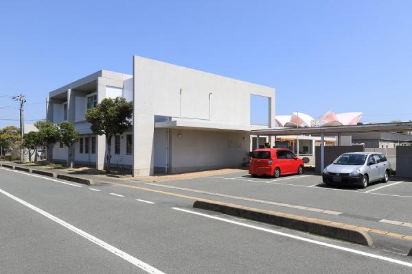幼稚園・保育園　あじす保育園（幼稚園・保育園）まで1004m