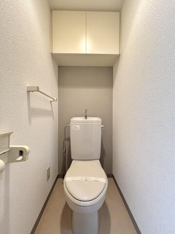 トイレ　※同タイプ参考写真