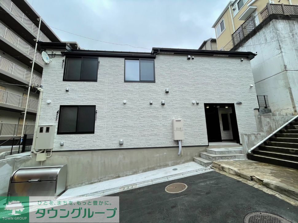 建物外観　駐車場