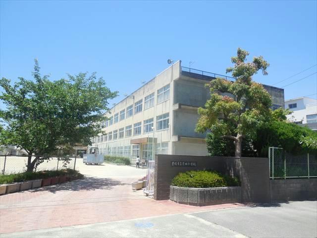 小学校　豊橋市立花田小学校（小学校）まで470m