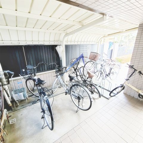 その他共有部分　駐輪スペースです。