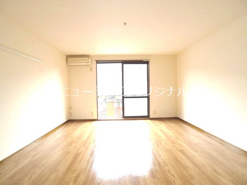 居室・リビング　夏・冬の快適生活を支えるエアコン付き☆