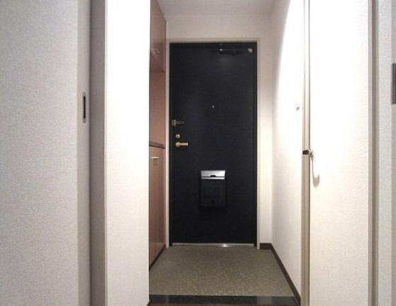 ロイヤルフラット壱番館の玄関写真