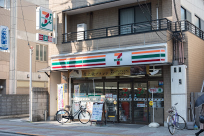 コンビニ　セブンイレブン 新大塚駅前店（コンビニ）まで214m