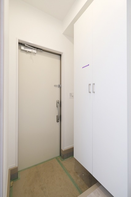 玄関　画像は別室、同タイプ