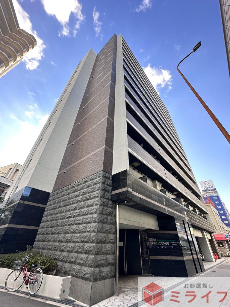 建物外観　堂々とした佇まいが街並みに映える、存在感のある外観。