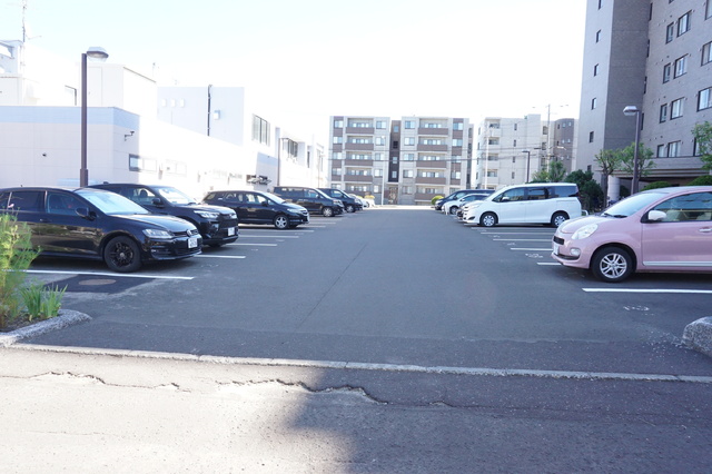 駐車場　２０２２年８月区画ライン引き直ししました♪