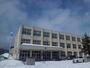 中学校　札幌市立西岡中学校（中学校）まで824m