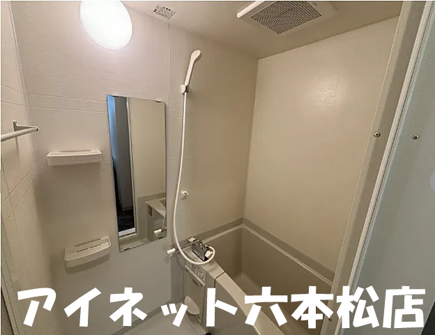 バス・シャワールーム　1日の疲れを癒しましょう。