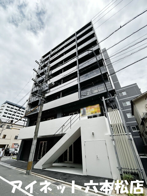 建物外観　最寄り駅徒歩8分圏内の人気デザイナーズマンション