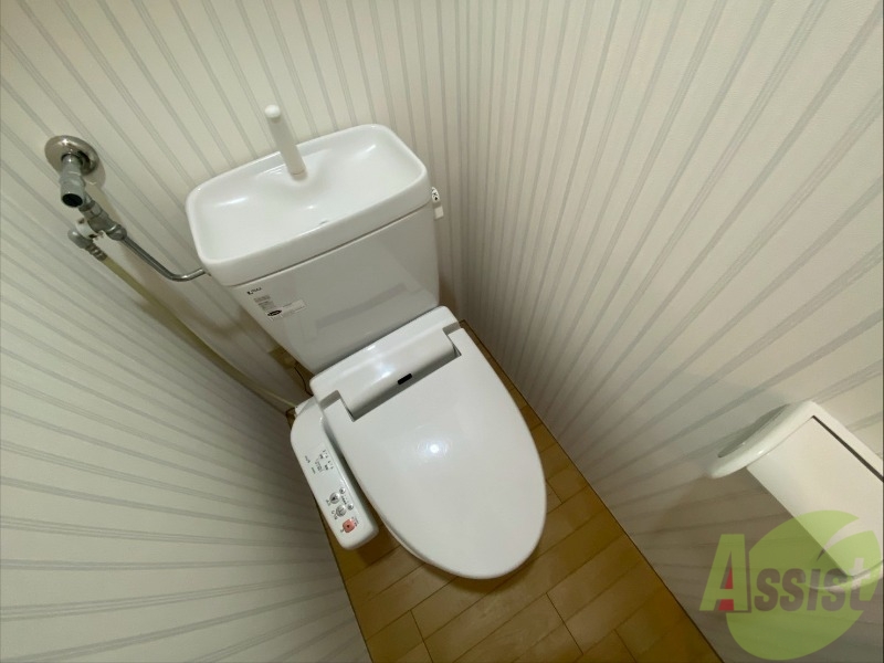 トイレ　ウォシュレット機能がついたトイレ。安心して使用できますね。