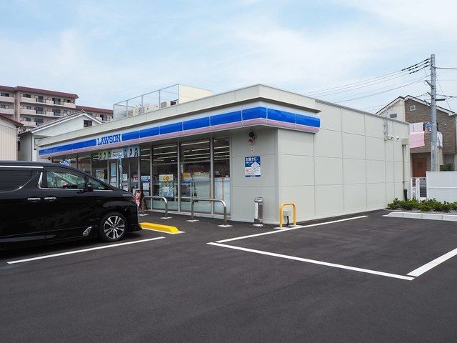 コンビニ　ローソン越谷弥十郎店（コンビニ）まで550m