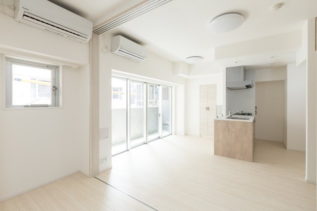 居室・リビング　※別部屋の参考写真です。