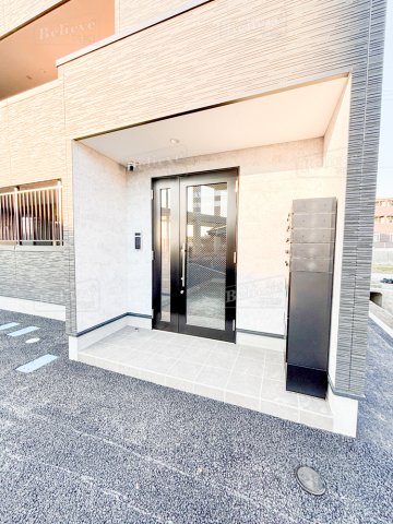エントランス　共用のエントランス部分☆