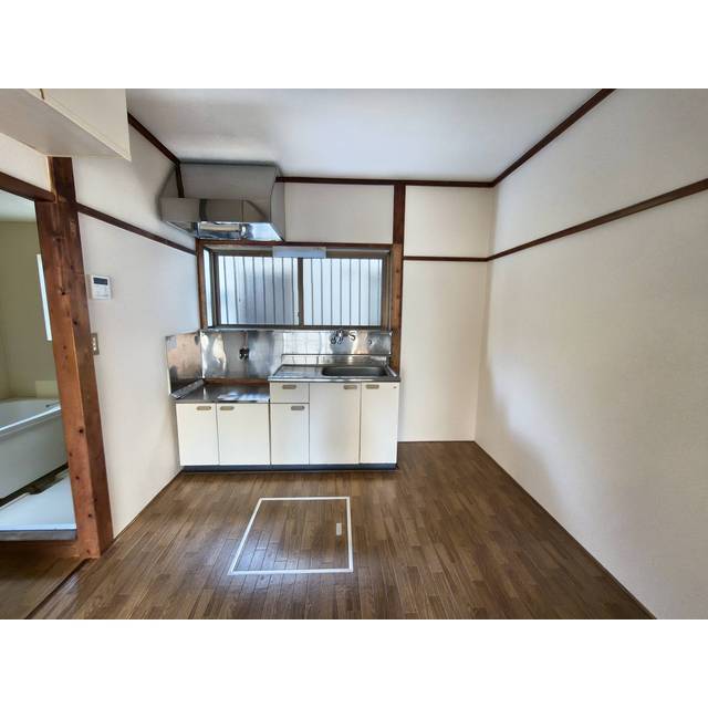 キッチン　床下収納あり